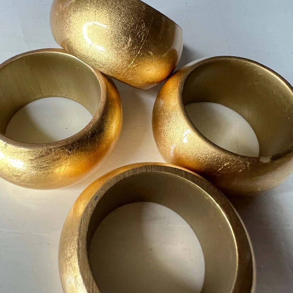 Gold Tone Napkin Rings Set of 4 Thick Rounded Table Decor Unbranded